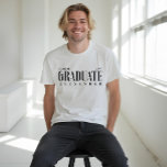 Camiseta Graduado de la clase moderna de moda de 2022<br><div class="desc">Moderna y moderna clase de graduados con nombres personalizados de camisetas de 2022. Un regalo perfecto para que el pasto celebre sus logros y se ponga orgullosamente. Nota: el color del texto puede cambiarse para que se ajuste a sus preferencias. Diseño de Moodthology.</div>