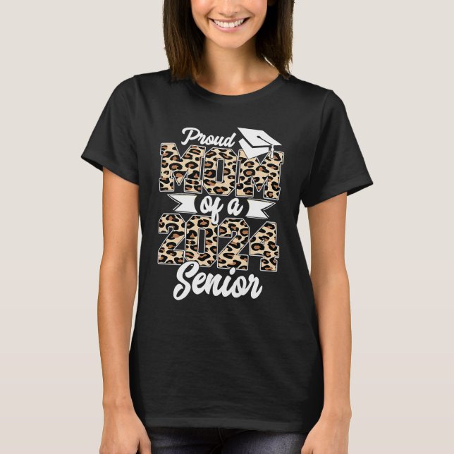 Camiseta Graduation Leopard  Proud Mom of a 2024 Senior Cla (Anverso)