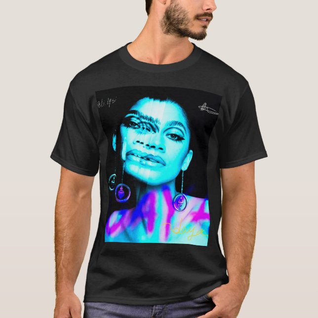 Camiseta gráfica 'DAYA' (Anverso)