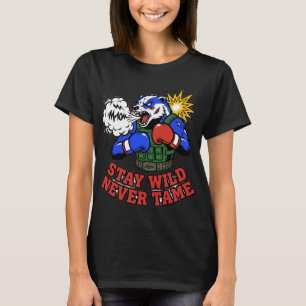 Camiseta gráfica de boxeador tejón Stay Wild Never