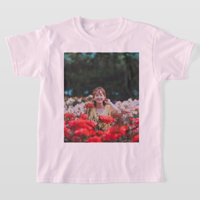 Camiseta gráfica de Chica Cute Garden (Distribución)