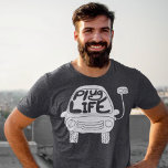 Camiseta Gráfica de coche eléctrico blanco de duración de e<br><div class="desc">¿Enciendes tu auto eléctrico de forma rutinaria para recargarlo? Entonces estás viviendo la vida de las clavijas,  seguro. Este bonito diseño presenta un ilustracion de un auto eléctrico en blanco con el mensaje "Plug Life" escrito en el parabrisas. Hace un gran regalo para los orgullosos propietarios de vehículos eléctricos.</div>