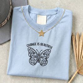 Camiseta gráfica de corazón mariposa 'El cambio es