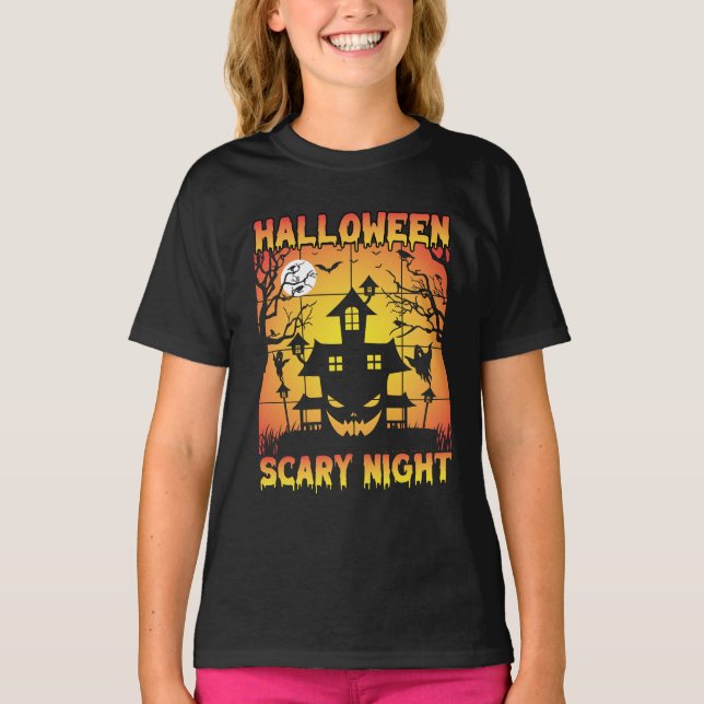 Camiseta Gráfica de Halloween con calabaza engullida (Anverso)