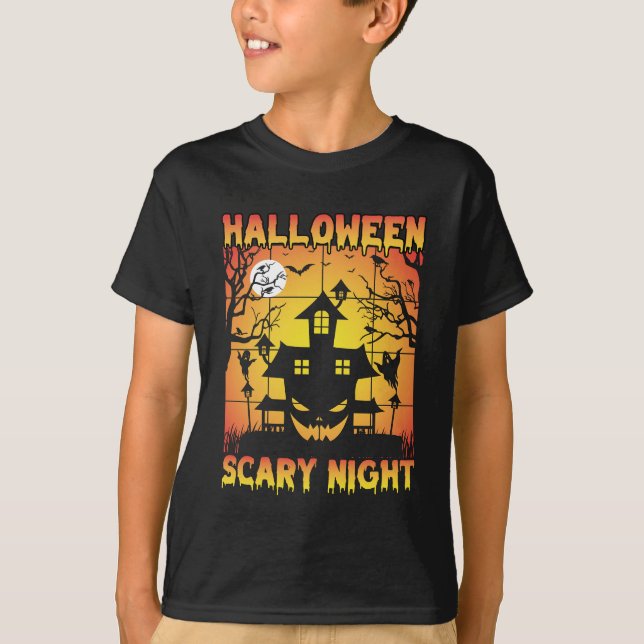 Camiseta Gráfica de Halloween con calabaza engullida (Anverso)