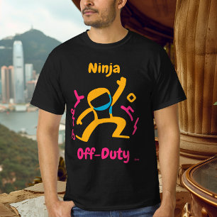Camiseta gráfica de ninja fuera de servicio en neó