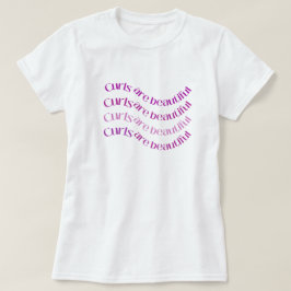 Camiseta gráfica de pelo rizado hermoso