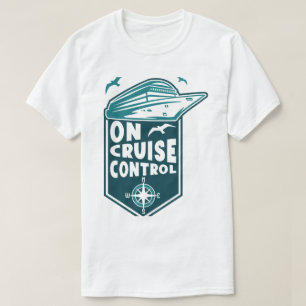 Camiseta Gráfica Divertida en Control de Crucero