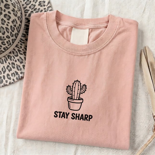 Camiseta gráfica 'Stay Sharp' para regalo (Subido por el creador)
