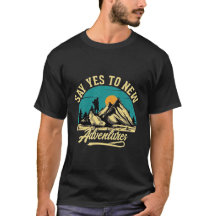 Camiseta gráfica vintage de senderismo en la monta