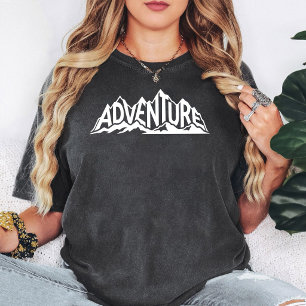 Camiseta Gráfico de texto de montaña de aventura