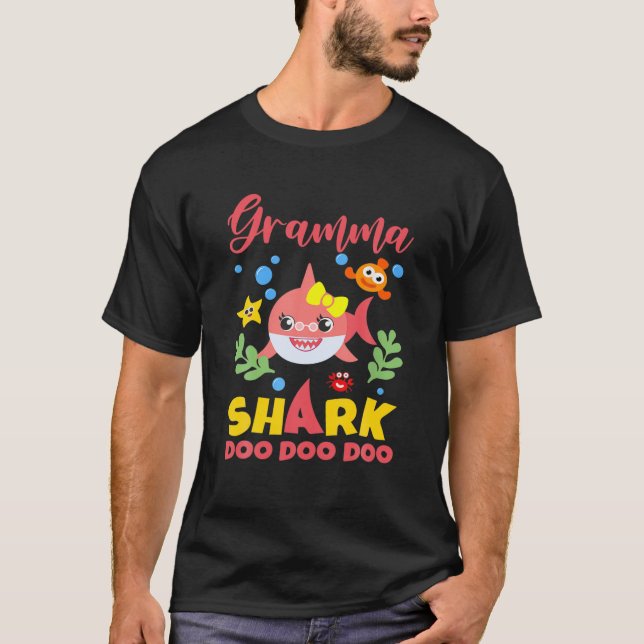 Camiseta Gramma Shark Gift Cute Baby Shark Family Matching (Anverso)