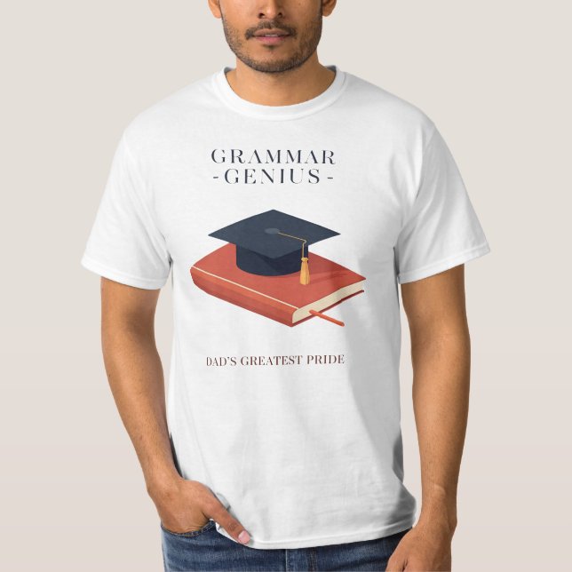 Camiseta Grammar Genius – Dad’s Greatest Pride (Anverso)