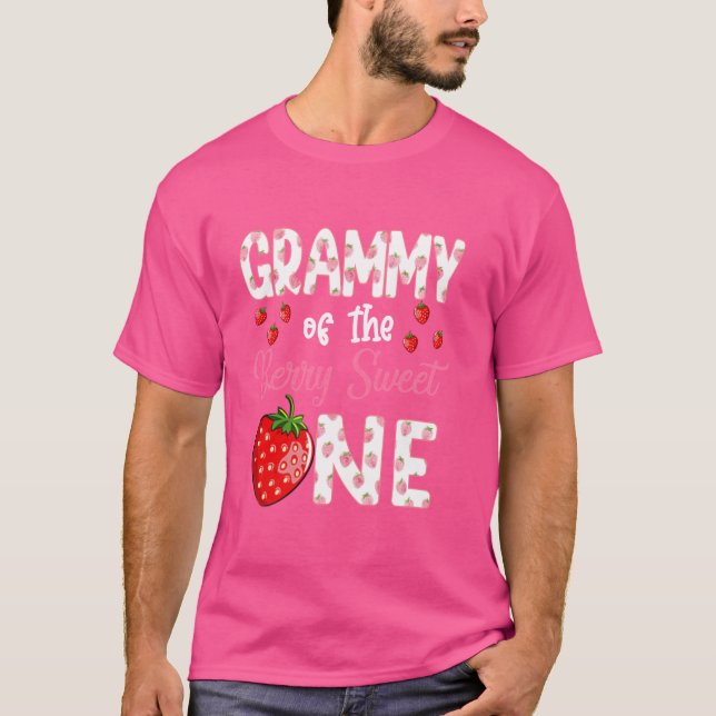 Camiseta Grammy Of Berry Sweet One Strawberry First Bir (Anverso)