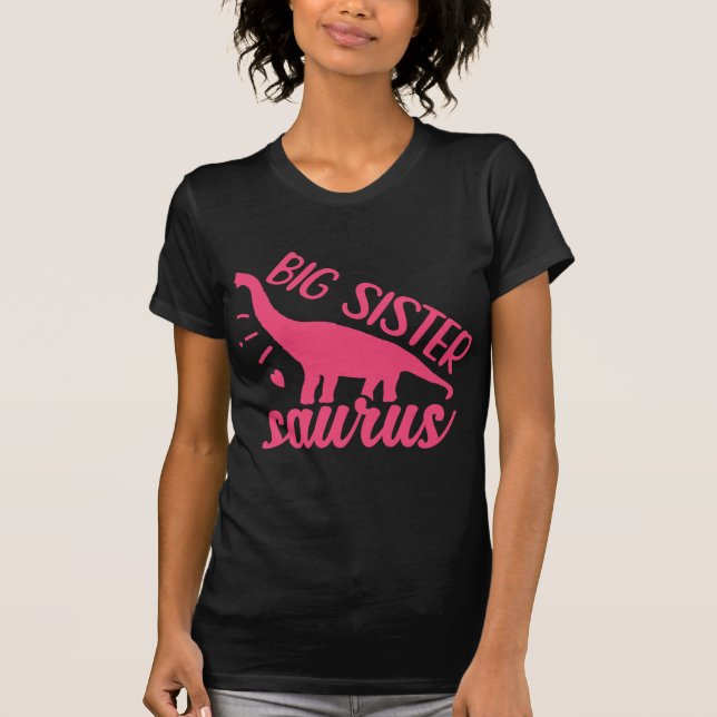 Camiseta Gran Hermana Saurus en rosa (Anverso)