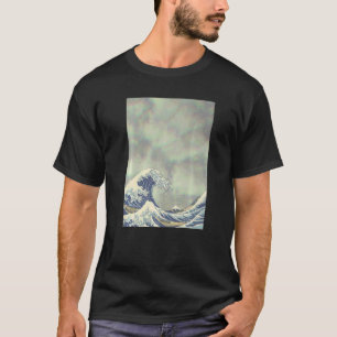 Camiseta Gran Ola de Hokusai en Nubes Grunge  