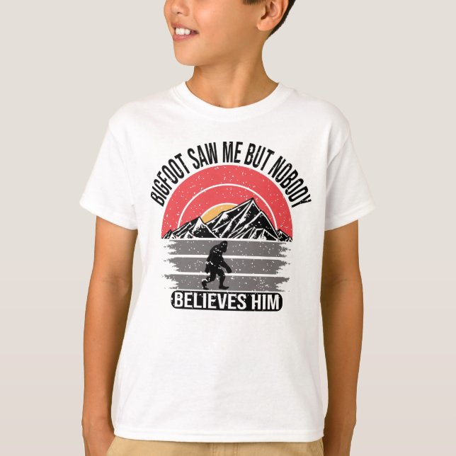 Camiseta Gran Pie Me Vio, Pero Nadie Le Cree Niños. (Anverso)