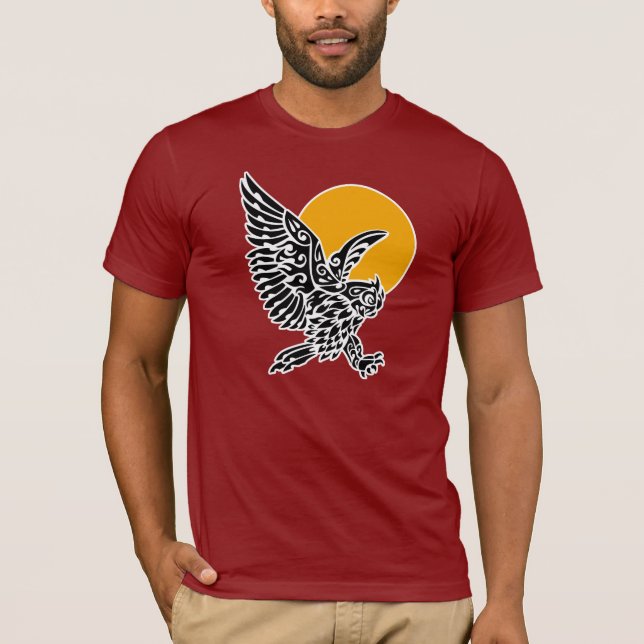 Camiseta Gran tatuaje tribal del búho de cuernos (Anverso)