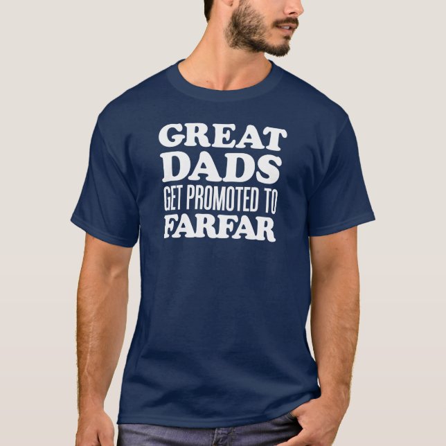 Camiseta Grandes papás promovidos a Farfar (EN OSCURIDAD) (Anverso)