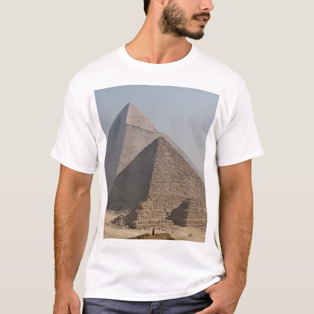Camiseta Grandes Pirámides de Giza bajo un claro azul, Egip (Anverso)