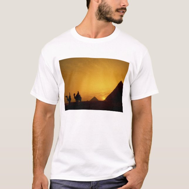 Camiseta Grandes Pirámides de Giza, Egipto al atardecer (Anverso)