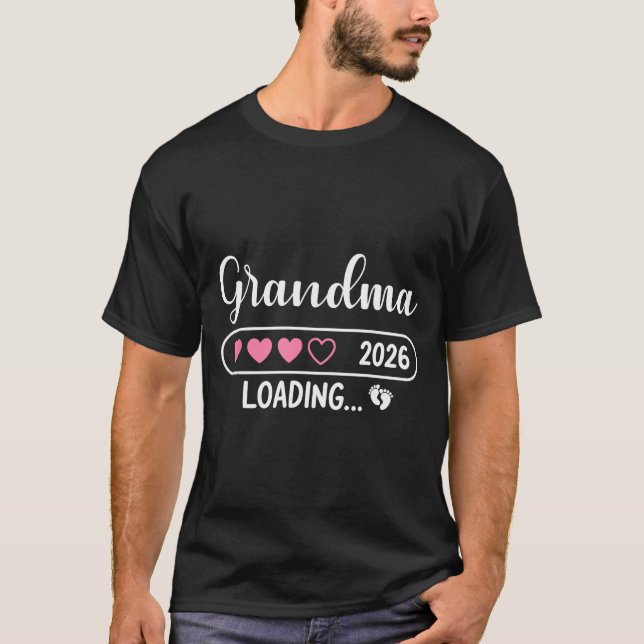 Camiseta Grandma 2026 Loading New Grandma Est 2026  (Anverso)