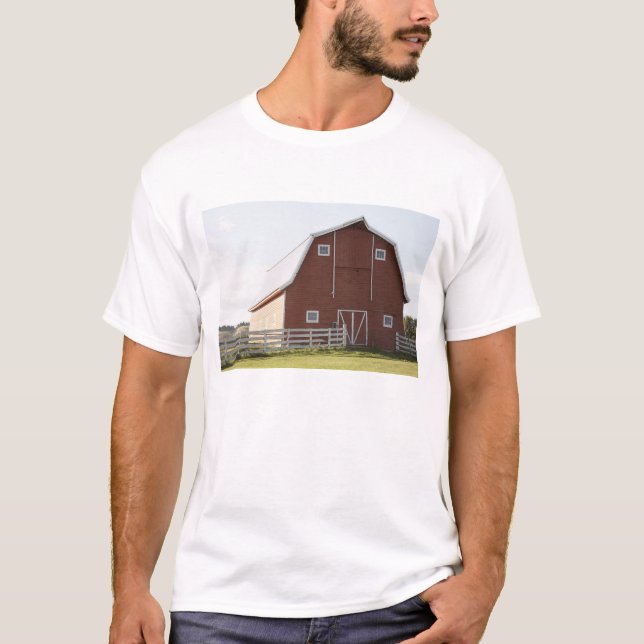 Camiseta Granero en paisaje rural (Anverso)
