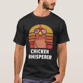 Camiseta Granjero de pollo en el patio trasero de Whisperer