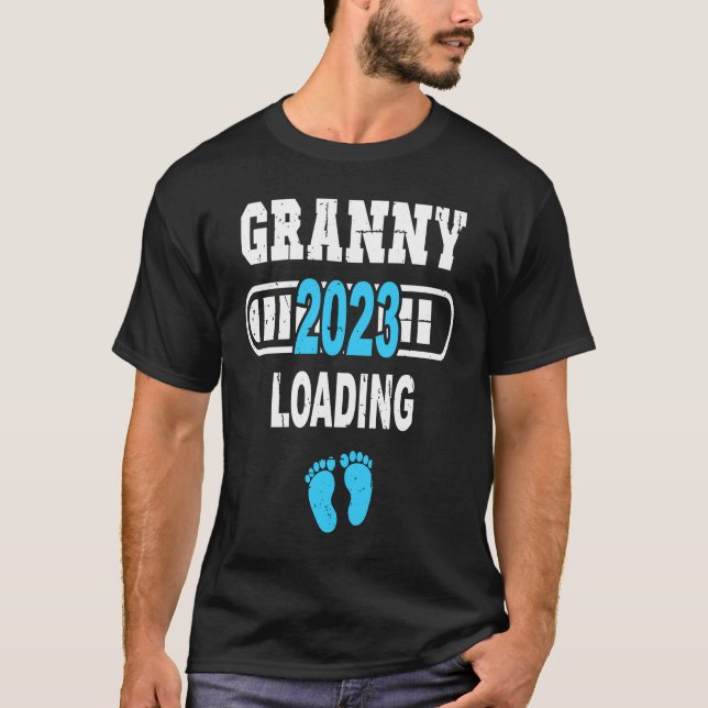 Camiseta Granny 2023 Loading  Pregnancy Announcement Grandm (Anverso)