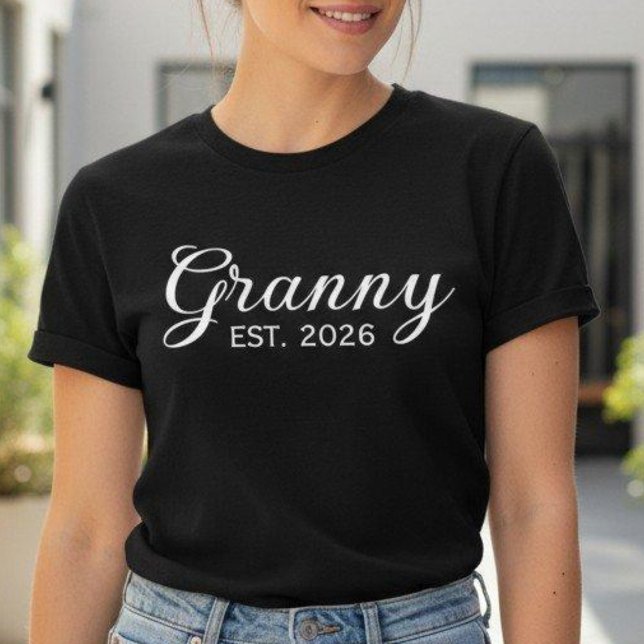 Camiseta Granny Est 2026 Pregnancy Announcement New Grandma (Subido por el creador)