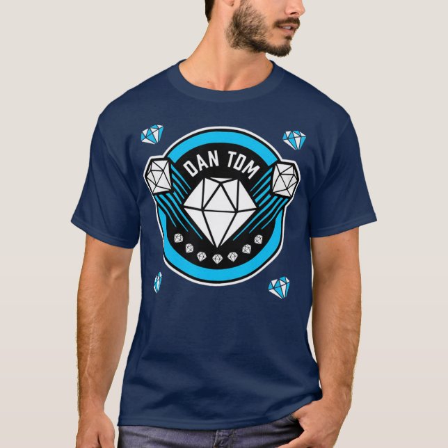 Camiseta Graphic TDM Playing Gaming Retro Style Love Dan (Anverso)