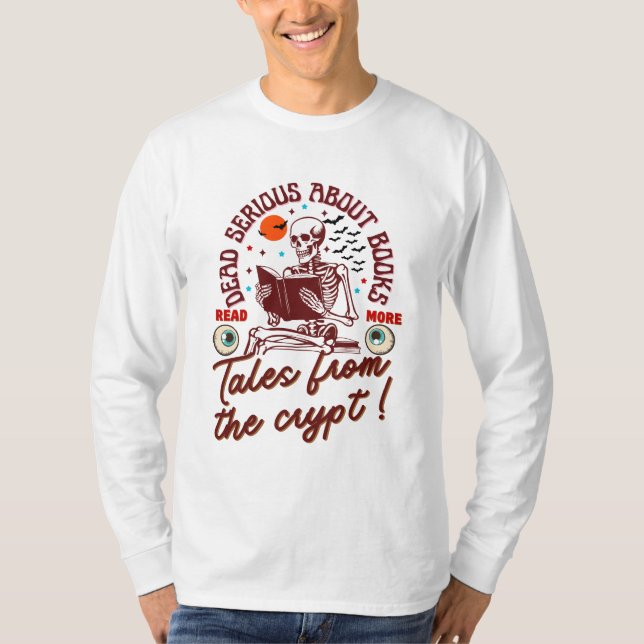 Camiseta Grave Muerto Sobre Libros: Cuentos De La Cripta (Anverso)