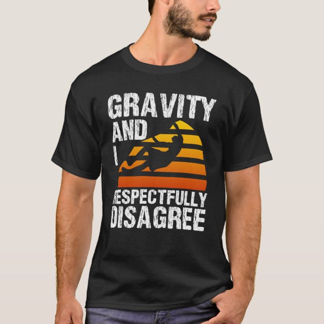 Camiseta Gravedad del montañismo rockero escalando (Anverso)