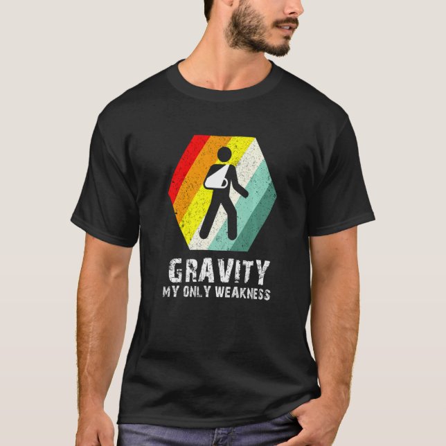 Camiseta Gravedad Retro Mi Esterilidad En El Brazo Después  (Anverso)