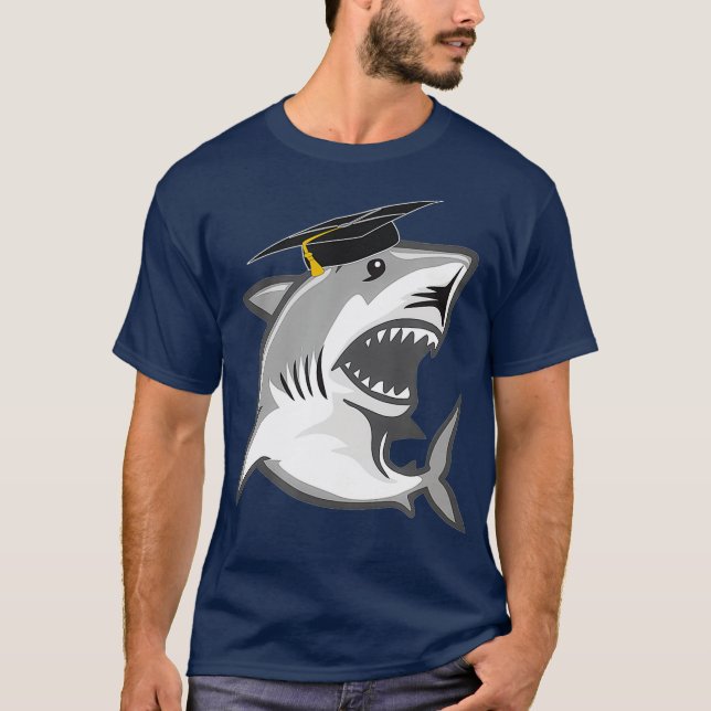 Camiseta Great White Shark Graduation Cap Class of 2021 (Anverso)