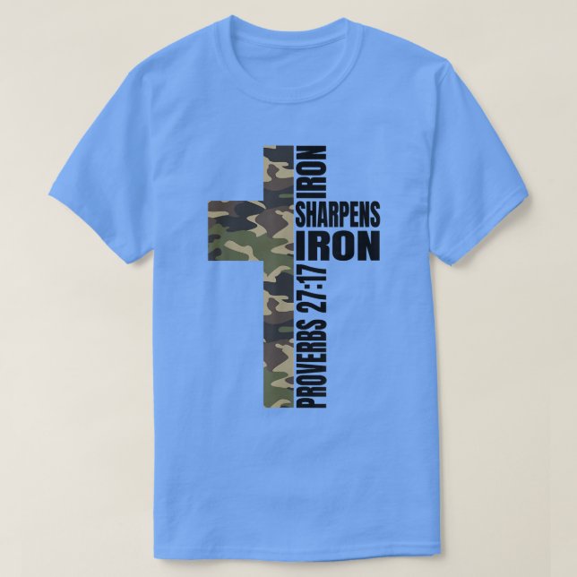 Camiseta Green Camo Iron Sharpens Iron Christian Cross Fami (Diseño del anverso)