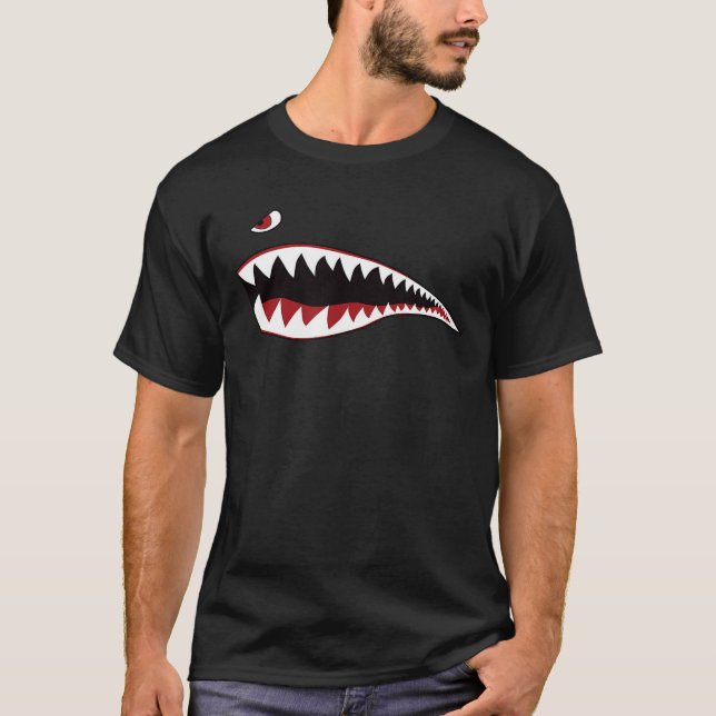 Camiseta Green de arte de la nariz de tiburón - Avión milit (Anverso)