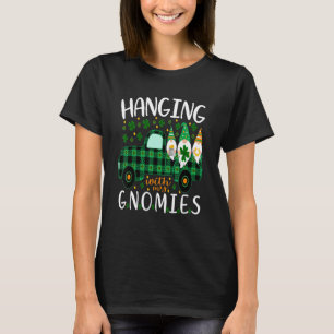 Camiseta Green Gnome St Patricks Day 2022 Colgando Con Mi G