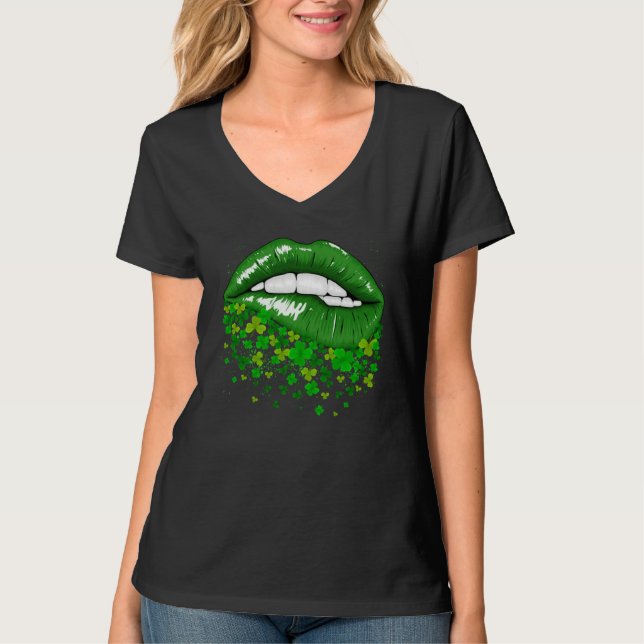 Camiseta Green Lips Shamrock Leaves Saint Patrick's Day Gir (Anverso)