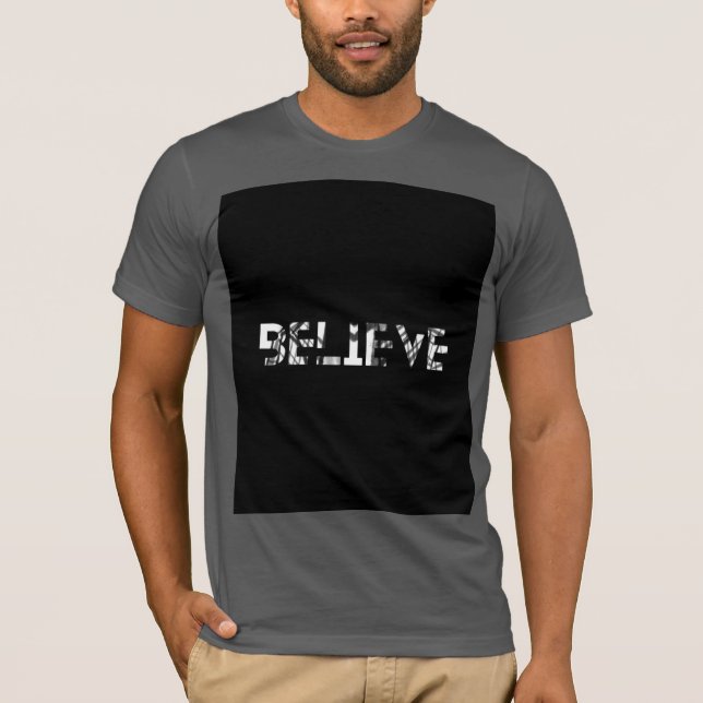 camiseta gris con título cree (Anverso)