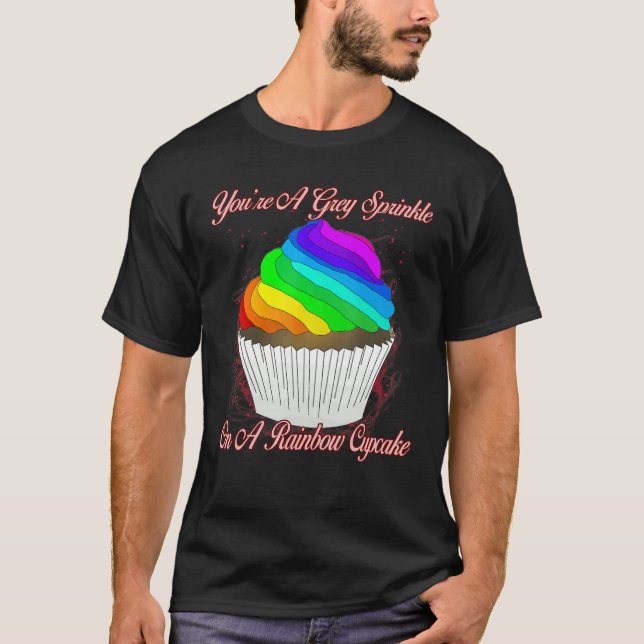 Camiseta Gris Espolvoreada Sobre Un Pastel De Arcoiris Sarc (Anverso)