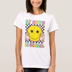Camiseta Groovy 67 Días De Colegio Cara Sonriente Profesor 