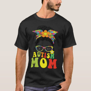 Camiseta Groovy Autism Mom Messy Bun Puzzle Support