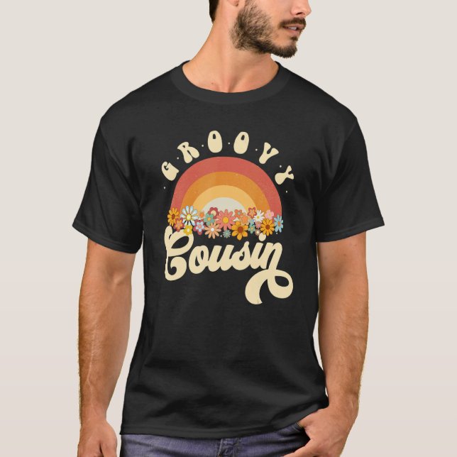 Camiseta Groovy Cousin Retro Rainbow Colorful Flowers Desig (Anverso)