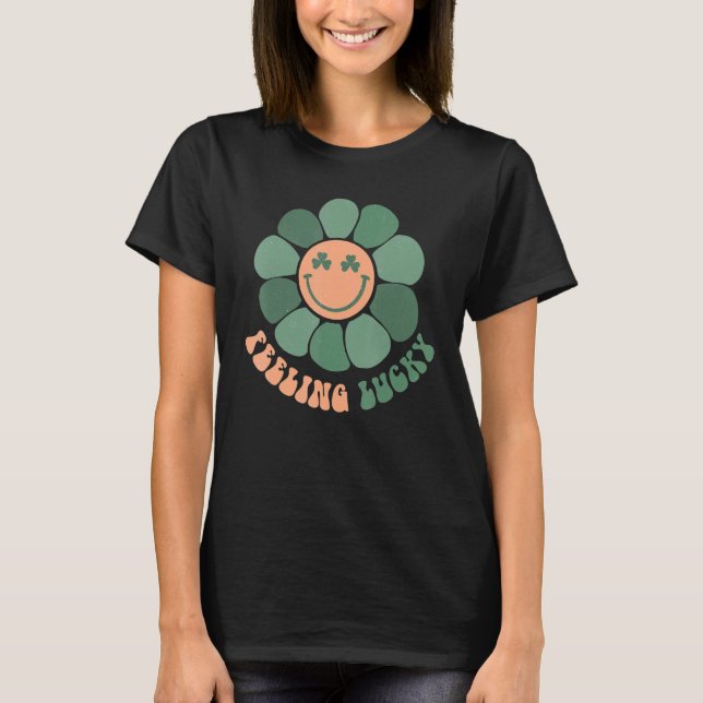 Camiseta Groovy Flower Shamrock Feeling Lucky Patrick's Day (Anverso)