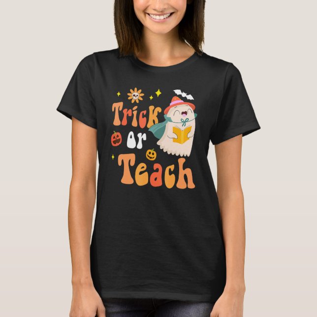 Camiseta Groovy Halloween Trick o Teach Retro Floral Ghost (Anverso)