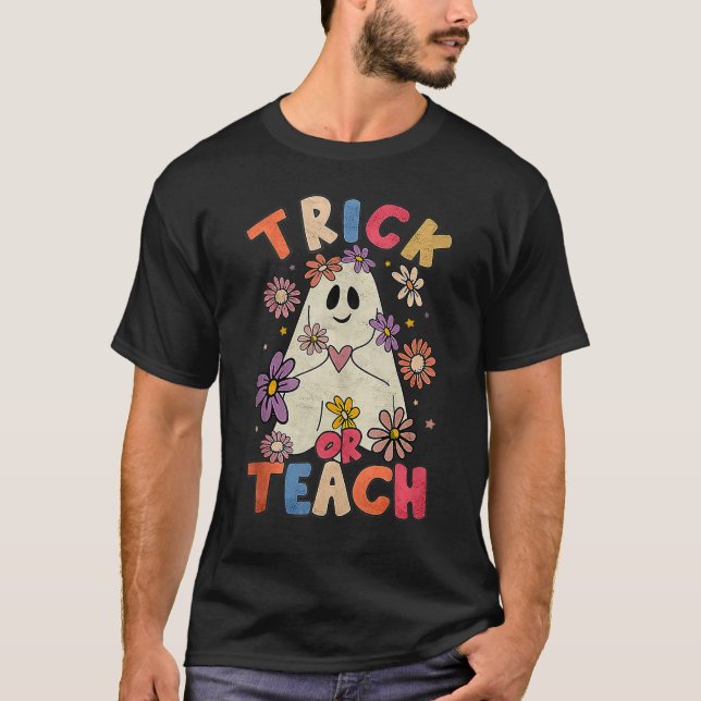 Camiseta Groovy Halloween Trick O Teach Retro Floral Ghost (Anverso)