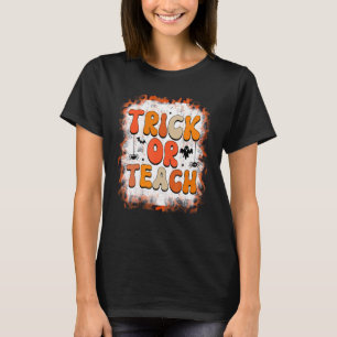 Camiseta Groovy Halloween Trick o Teach Retro Floral Ghost