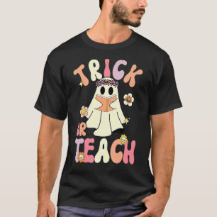 Camiseta Groovy Halloween Trick o Teach Retro Floral Ghost