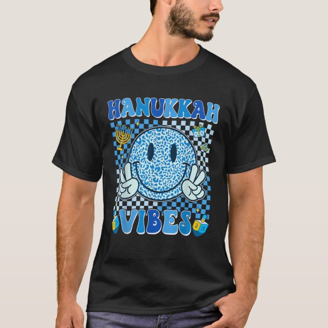 Camiseta Groovy Hanukkah Vibes Chanukah Pajama Happy Hanukk (Anverso)